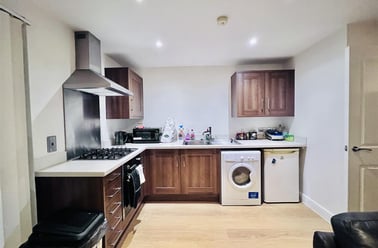 Loughborough Road, West Bridgford, Nottingham - Image 3